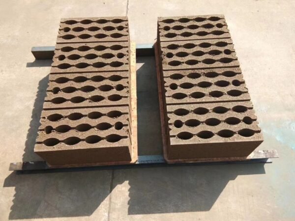 QT4-28 Hollow Paver Making Machine Made in China - Image 6