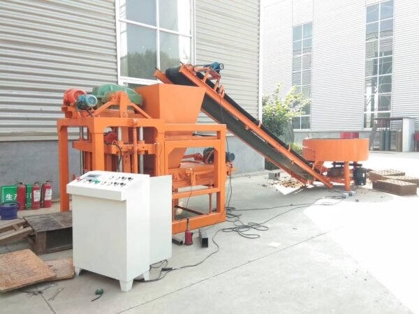 QT4-28 Hollow Paver Making Machine Made in China - Image 5