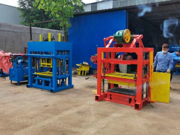 Diesel Type Semi Automatic Block Making Machine QTJ4-30 - Image 3
